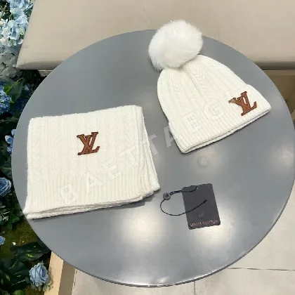 루이비통 폭스 퍼 울 모자 세트 186152