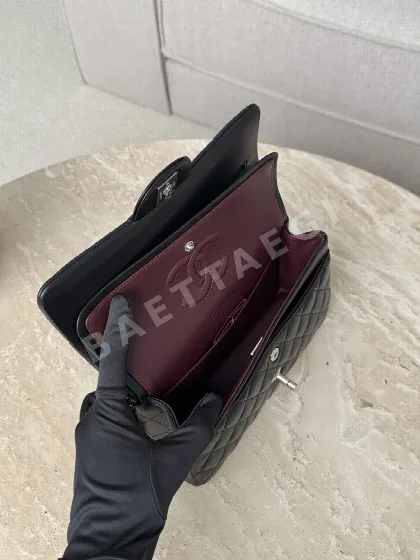 샤넬 블랙 은장 양가죽 가방 33224