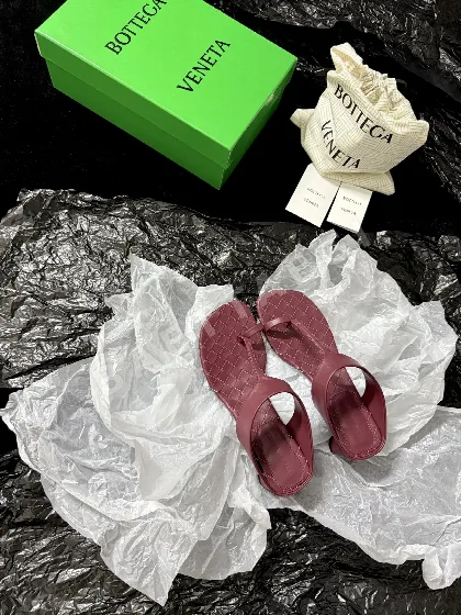 보테가베네타 BV 위빙 비치 샌들 132661