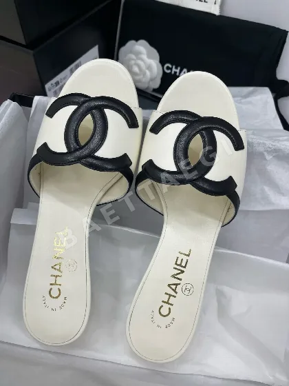 샤넬 판다 화이트 키튼 힐 샌들 149783
