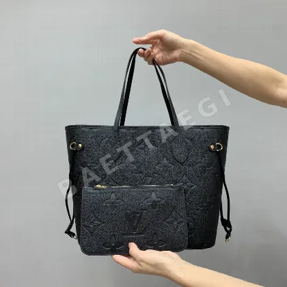 루이비통 블랙 송아지가죽 쇼핑백 M45685