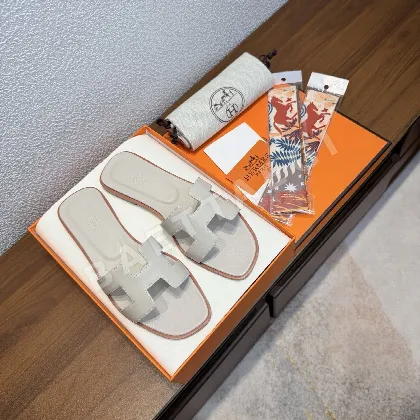 에르메스 오란 샌들 104852