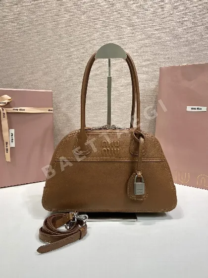 미우미우 볼링 핸드백 5BB199