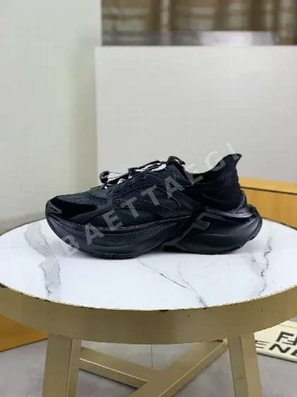 펜디 수입 소가죽 캐주얼 남성 신발 122043