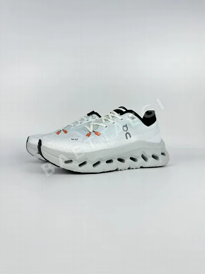 ON 클라우드틸트 경량 러닝화 28862