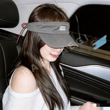 미우미우 바이저 캡 185877