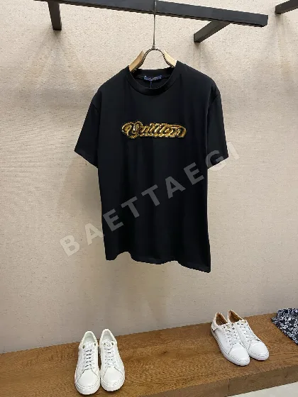루이비통 로고 자수 코튼 반팔 티셔츠 남녀공용 1579
