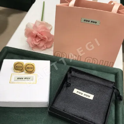 미우미우 골드 스퀘어 스터드 귀걸이 61230