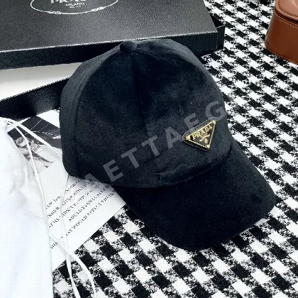 프라다 벨벳 메탈 로고 캡 84685
