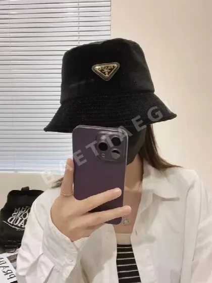 프라다 벨벳 버킷햇 119137