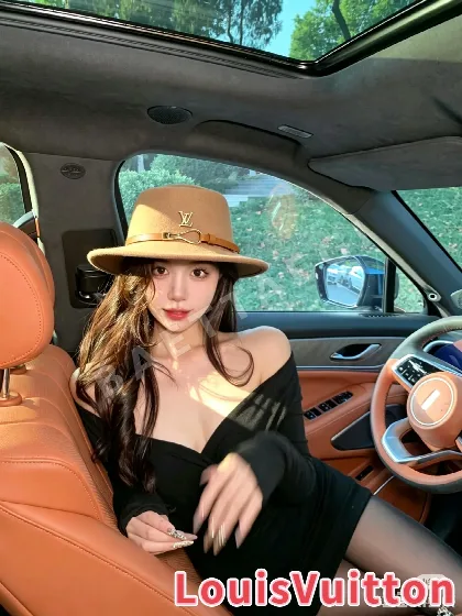 샤넬 울 플랫탑 캡 185583