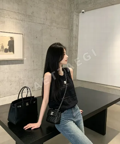 샤넬 투각 무늬 니트 반팔 베스트 103877