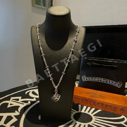 크롬하츠 크로스 플라워 주사위 펜던트 목걸이 62075