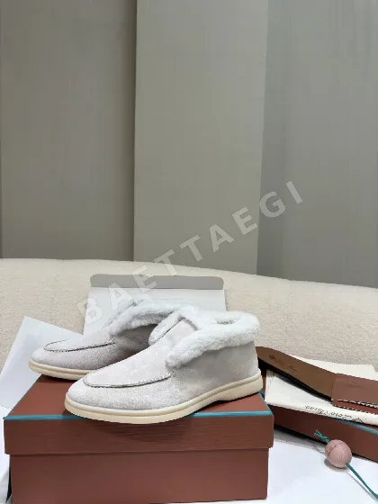 로로피아나 서머워크 코요테 퍼 하이컷 신발 94331