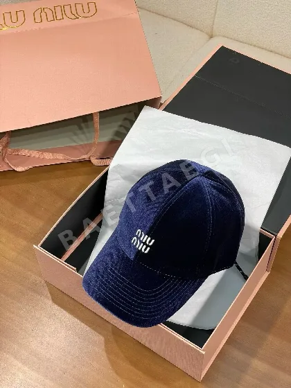 미우미우 벨벳 자수 베이스볼 모자 81364