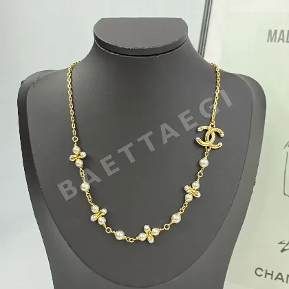 샤넬 골드 더블 C 크로스 진주 초커 목걸이 68998