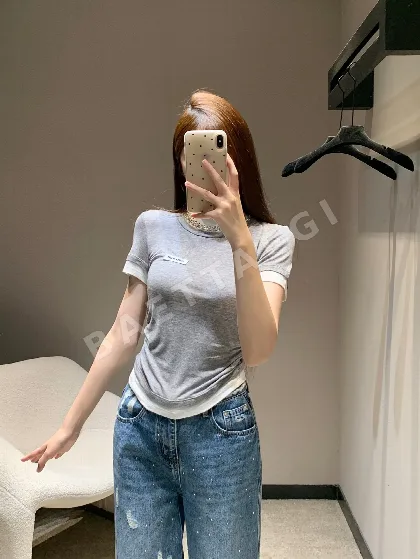 미우미우 라인석 넥 페이크 투피스 슬림핏 반팔 티셔츠 52801