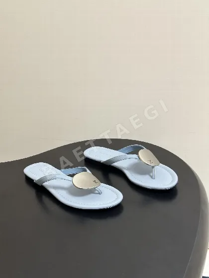 루이비통 LV 트레저 플랫 플립플롭 샌들 112974