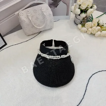 샤넬 진주 장식 선 바이저 모자 82141