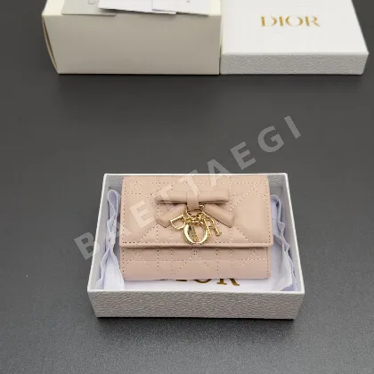 디올 레이디 그리신 램스킨 지갑 S2607