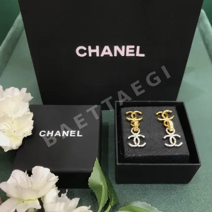샤넬 더블 C 투톤 귀걸이 69040
