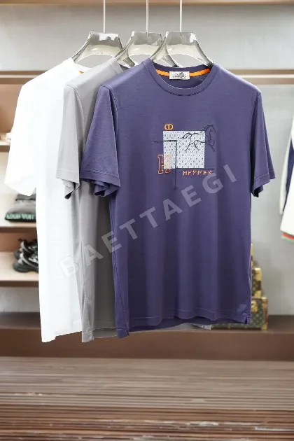 에르메스 남성 크루넥 반팔 티셔츠 137058