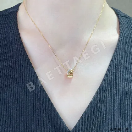 쇼메 X자형 골드 목걸이 69771