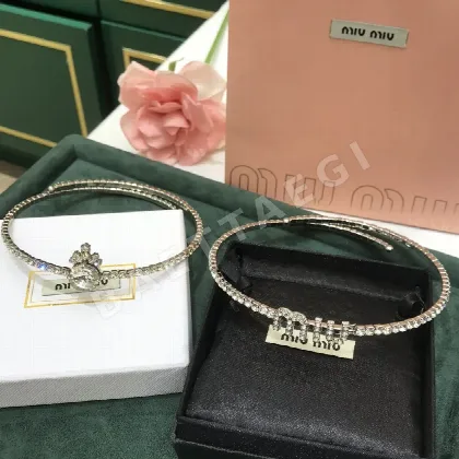 미우미우 다이아몬드 장식 목걸이 61214