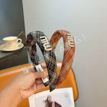 미우미우 메탈 로고 스폰지 헤드밴드 183688