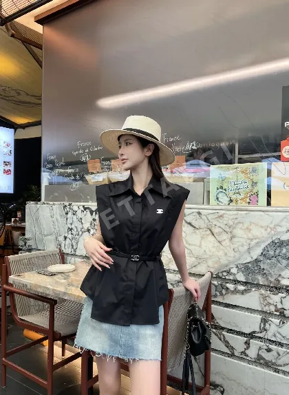 샤넬 더블 C 배지 장식 여성 반팔 티셔츠 103812