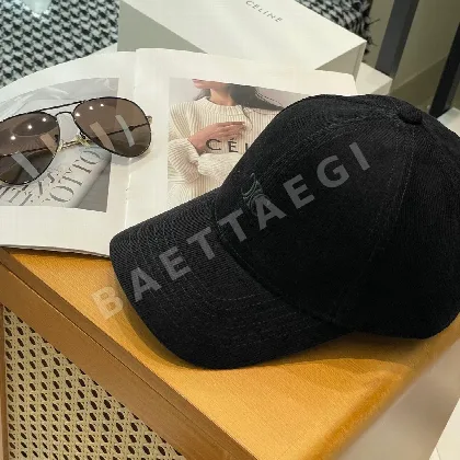 셀린느 개선문 자수 코듀로이 베이스볼캡 83169