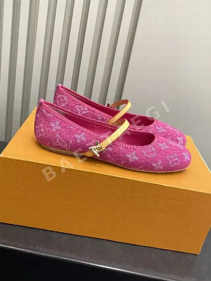 루이비통 메리제인 플랫슈즈 113585