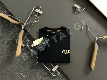 펜디 3D 자수 반팔 티셔츠 96657