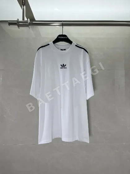 발렌시아가 여성 반팔 티셔츠 88662