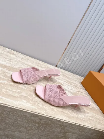 루이비통 6 AM 레터 자수 메시 샌들 힐 113499
