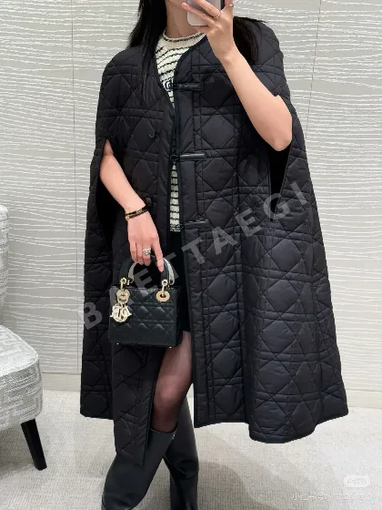 디올 다이아나 비 패턴 퀼팅 패드 카라 롱 케이프 자켓 166819
