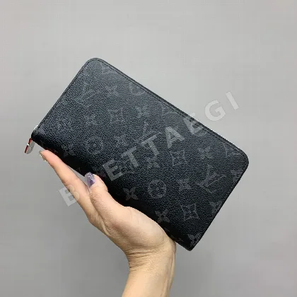 루이비통 블랙 지퍼 지갑 M82081