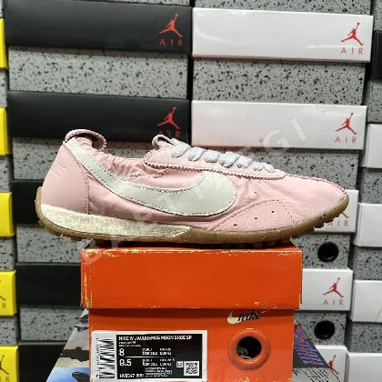 나이키 [YJ] HV8547-601 201607 Nike Moon Shoe SP Jacquemus Aluminum Pink