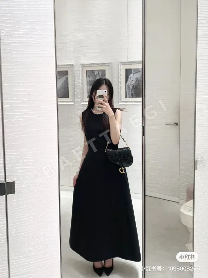 디올 민소매 드레이프 원피스