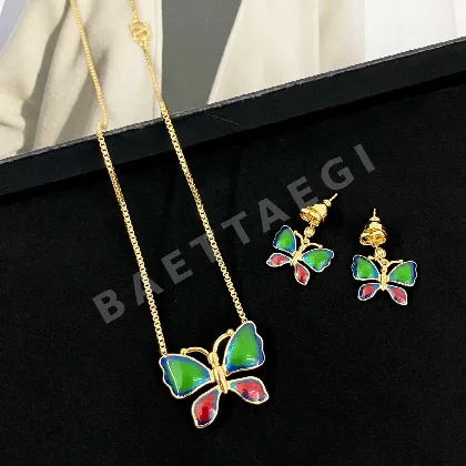 발렌티노 골드 빈티지 에나멜 나비 목걸이 63470
