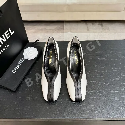 샤넬 크로커다일 패턴 V넥 스퀘어 토 하이힐 98442