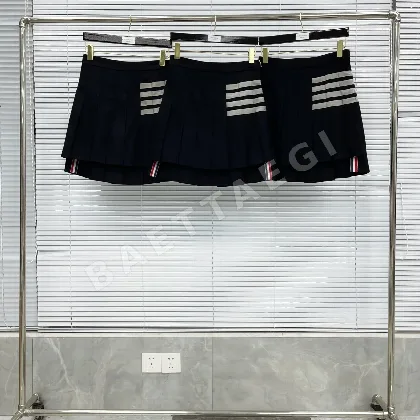 톰브라운 4바 스트라이프 플리츠 미니스커트 126365