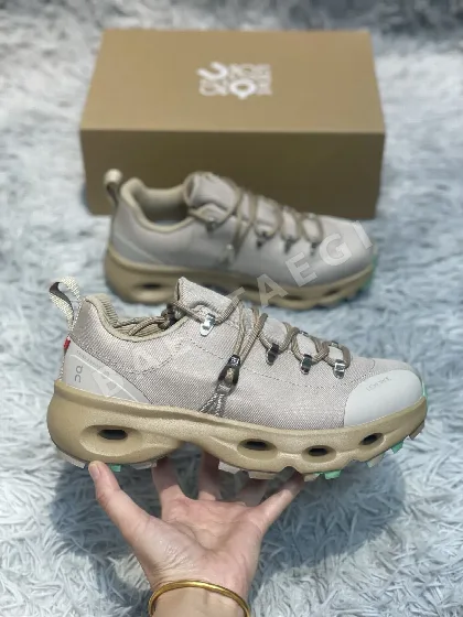 ON 퓨어 오리지널 하이킹 신발 102658