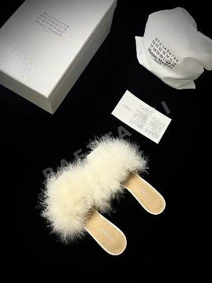 마르지엘라 터키 깃털 새틴 여성 신발 9159
