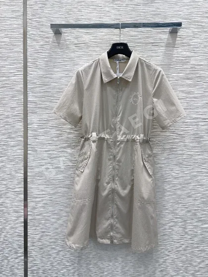 디올 라펠 카라 밴딩 허리 자수 미들 원피스 92963