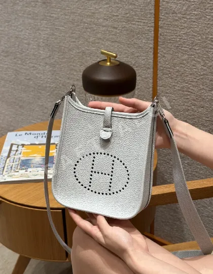 에르메스 미니 에블린 크레망스 가방 144959