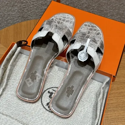 에르메스 오란 악어 가죽 샌들 117423