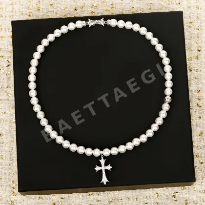 크롬하츠 진주 십자가 목걸이 61942