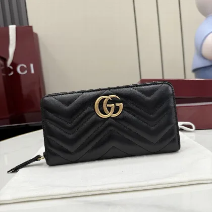 구찌 GG 마몬트 V 퀼팅 가죽 풀집업 지갑 24048