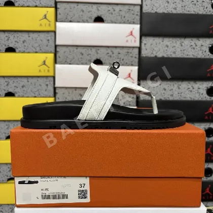 에르메스 [YX] 블랙 화이트 205764 Hermes Chypre Sandal